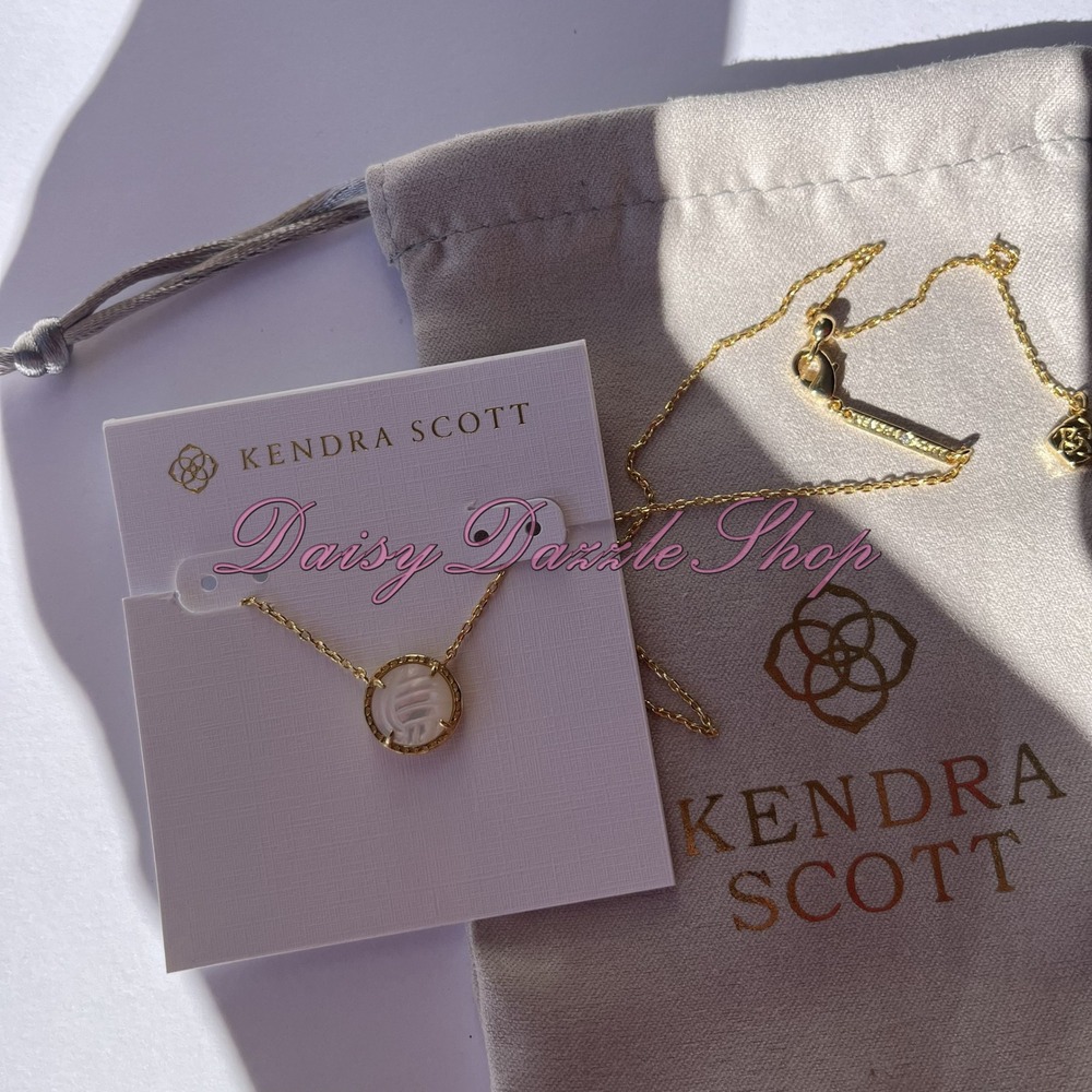 🏐Kendra Scott Volleyball Gold Short Pendant Necklace White Mother Of Pearl New✨ - Picture 5 of 7